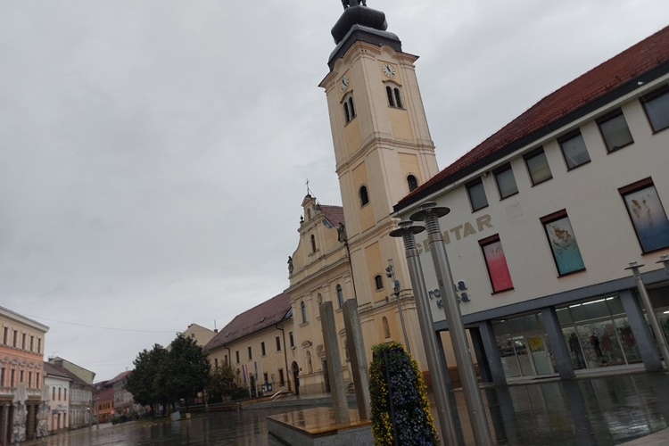 Vrijeme danas promjenjivo i svježije, moguće grmljavinsko nevrijeme i obilna kiša