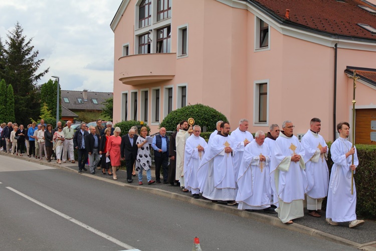 Na čakovečkom Jugu euharistijsko slavlje i procesija povodom blagdana sv. Antuna Padovanskog