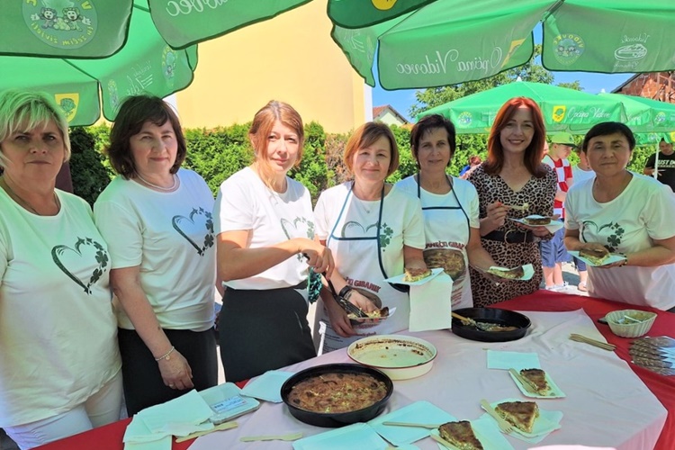 Održan Festival Vidovečkog gibanika, posjetila ga i zamjenica varaždinskog župana Silvija Zagorec