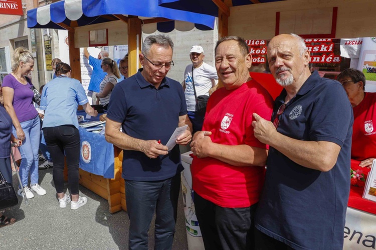 U Ivancu građani mogli provjeriti krvni tlak i razinu šećera u krvi, akciju obišao i gradonačelnik Batinić