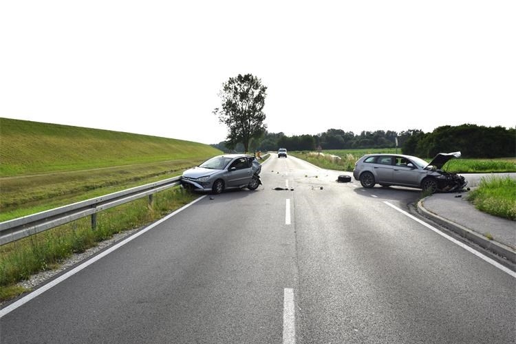 Krš i lom: u prometnoj nesreći kod Donjeg Mihaljevca sudjelovala tri vozila