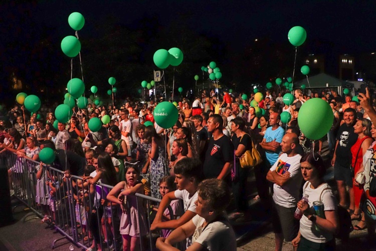 U subotu na ivanečkom trgu "i staro i mlado" plesalo uz hitove Jacquesa Houdeka