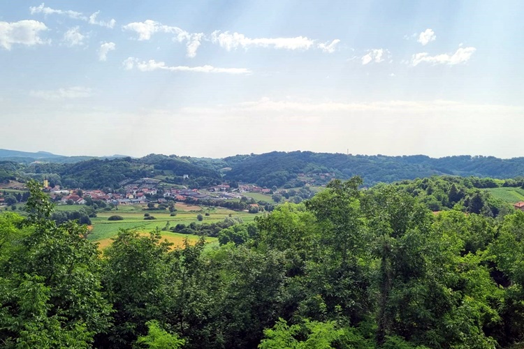 Danas sunčano i vruće – držite se hlada i pijte puno tekućine