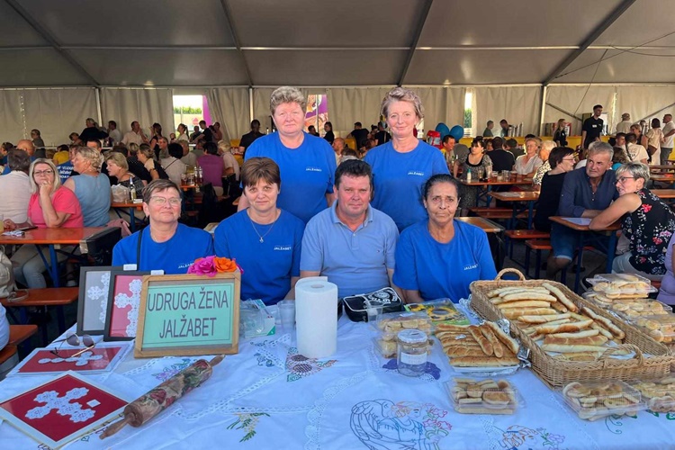 Jalžabet proslavio 25. "Šlingane dane": Festival okupio folklorne skupine iz cijele Hrvatske i inozemstva