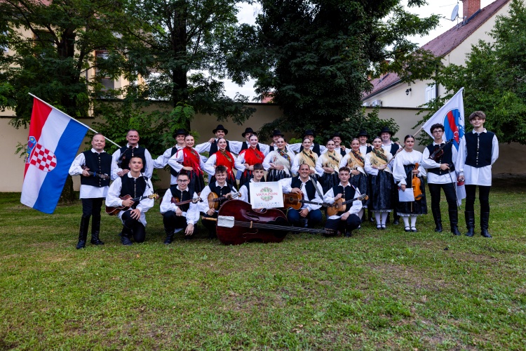 3. međunarodni festival COFA: Folkloraši iz Indije, Perua, Njemačke, Švicarske i Bugarske, a na otvorenju i župan Stričak