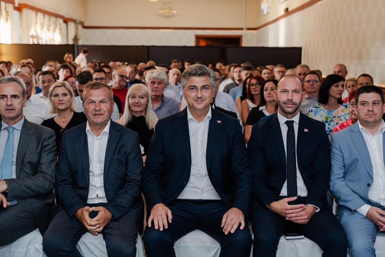 U Ludbregu predstavljen program HDZ-a „Zajedno za sve izazove” - Stričak: Obećavamo manje, isporučujemo više!