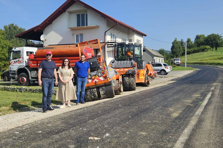 Župan Kolar obišao 178 tisuća eura vrijedne radove na županijskoj cesti u Loboru: „Cesta koja je bila u jako lošem stanju postat će sigurnija za prometovanje“