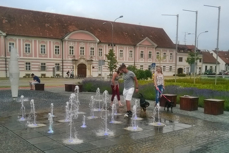 Fontana na Kapucinskom trgu spremna će dočekati Špancirfest - odrađen remont i postavljene su nove mlaznice