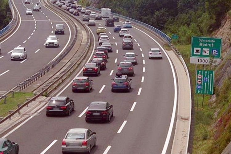 Prometni kolaps na autocesti A1 zbog gužvi i nesreća