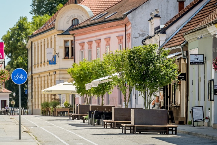 Zelena oaza u Varaždinu: Ulica Augusta Šenoe ima novo, ozelenjeno ruho