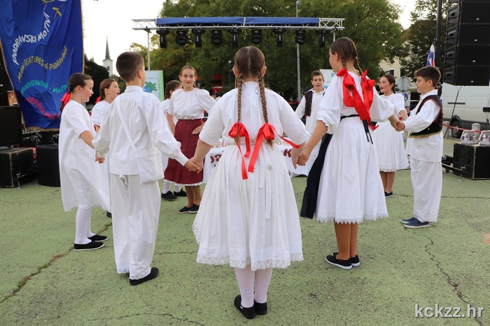 Ne propustite 16. Međunarodni susret dječjih folklornih grupa "U bakinom krilu"!