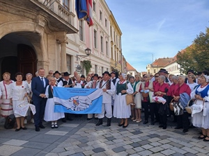 U mimohodu Saveza umirovljenika u Varaždinu bilo je veselo, Stričak poručio: Zbog ovih ljudi smo jedan od najnaprednijih kutaka Hrvatske