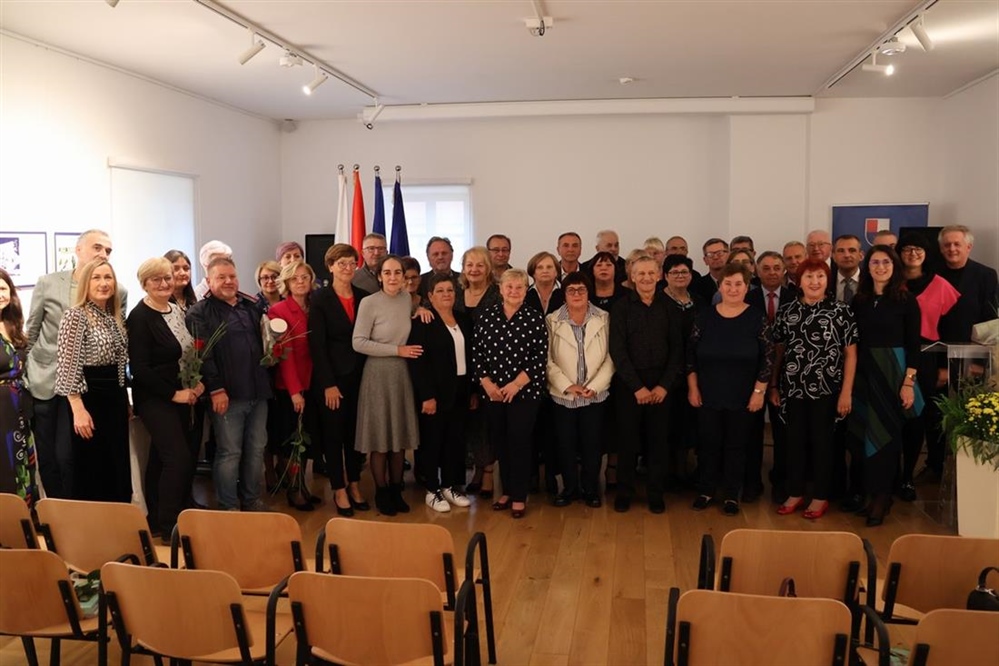 Ususret Svjetskom danu učitelja: Župan Posavec i gradonačelnica Cividini priredili prijem za umirovljenje djelatnike škola