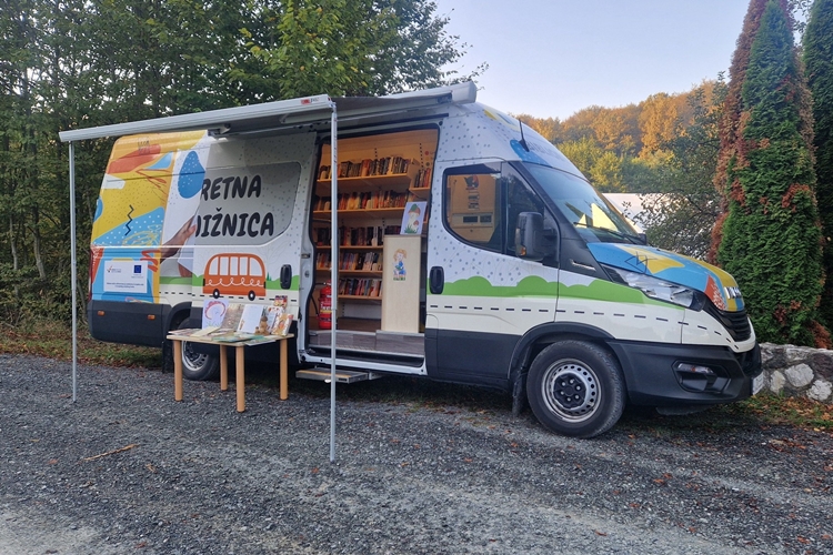 Bibliobus: Projekt koji spaja ljude i dobru knjigu!