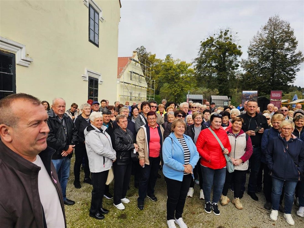 Čak 500-tinjak umirovljenika iz Varaždinske županije na „Pikniku u Trakošćanu“, Stričak: Prioritet nam je uključivanje umirovljenika u razne aktivnosti