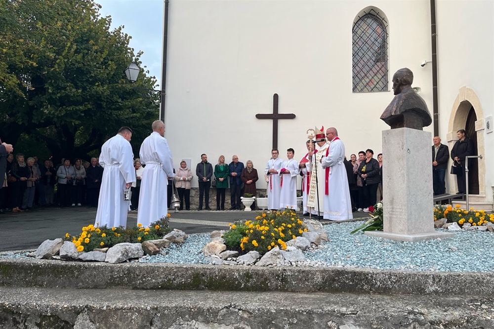 Uz blagoslov mons. Mrzljaka, u Varaždinskim Toplicama otkrivena bista Alojzija Stepinca