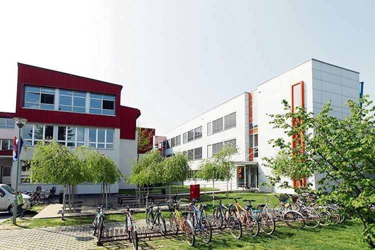 Dojava o bombi u Gospodarskoj školi Varaždin, policija osigurava školske zgrade