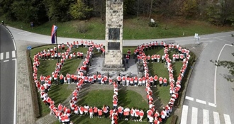 Milenijska fotografija u čast Lijepoj Našoj: 300 djece se okupilo u Zelenjaku. Kolar: Stvorit će nezaboravan trenutak u čast himne