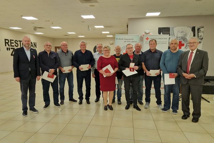 Višestrukim dobrovoljnim darivateljima krvi iz Zagorja uručena priznanja – Kolar: Bez njihove krvi ne bi bilo na stotine spašenih ljudskih života