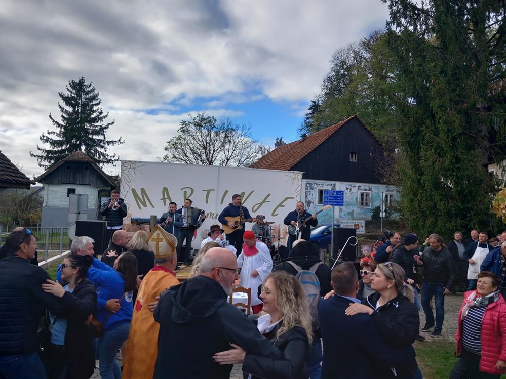 Dođite na “Martinje v Kumrovcu“: Očekuje vas krštenje mošta, martinjska jela i dobra kapljica