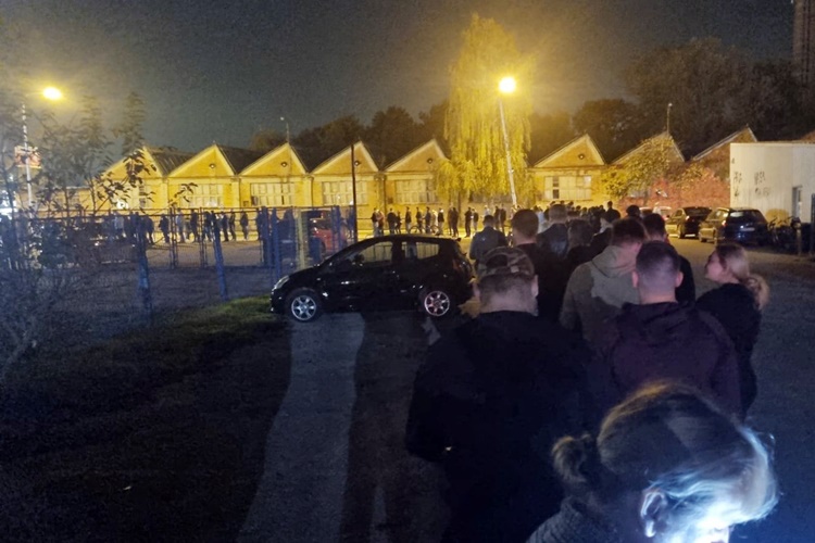 Pun stadion? Varaždinci u redovima čekaju za ulaznice za utakmicu s Hajdukom