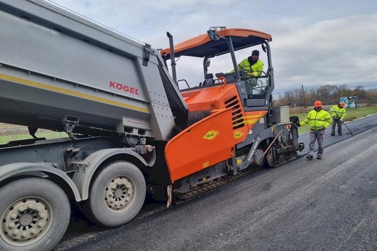 Započinju radovi asfaltiranja i postave rubnjaka u Kolodvorskoj ulici u Zlatar Bistrici