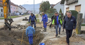 Gradonačelnik Batinić i gradski čelnici u obilasku Nazorove ulice: Uskoro asfaltiranje, novi drvored i modernizacija nogostupa