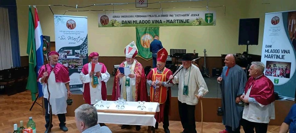 MARTINJE U JESENJU: Uz tradicionalno krštenje mošta, Udruga vinara “Sveti Martin“ pobrinula se i za dobru zabavu