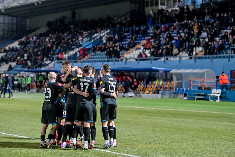 Momčad Varaždina golom Šege s impresivnih 30 metara vodi Hajduk 1:0!