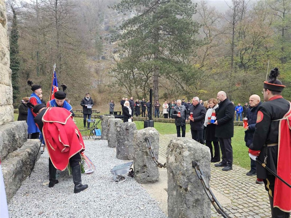 Središnje obilježavanje Dana sjećanja. Kolar: Naši branitelji su bili u Vukovaru dok je i posljednja nada tinjala da bi se mogao obraniti, nema riječi kojima bi se opisala njihova hrabrost