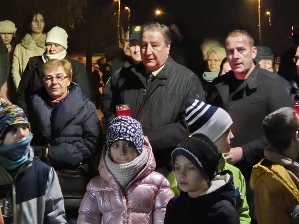 DAN SJEĆANJA Gradonačelnik Škvarić: U našim mislima i srcima zauvijek moramo sačuvati sjećanje na one koji su na oltar domovine položili najvrjednije što su imali, svoje živote