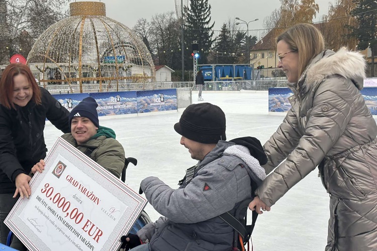 Grad Varaždin donirao 30 tisuća eura Društvu osoba s invaliditetom, počeo projekt Klizanje za sve