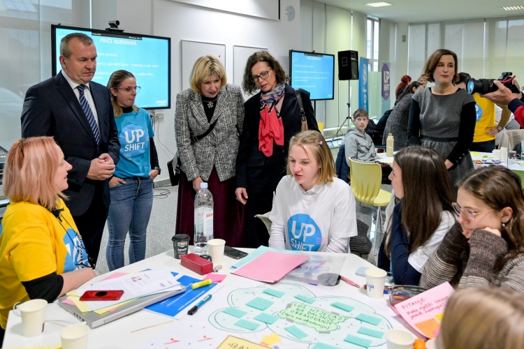 UNICEF-ov program UPSHIFT integriran u građanski odgoj – župan Stričak: „Postajemo društvo jednakih šansi“