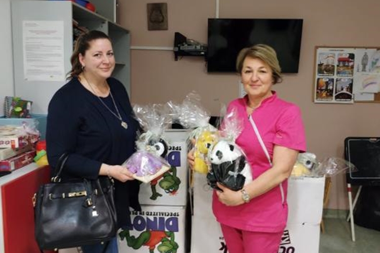 Osnovna škola Matije Gupca Gornja Stubica provela akciju sakupljanja igračaka za djecu na pedijatrijskom odjelu OB Zabok