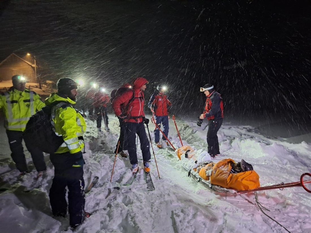 LIJEPE VIJESTI: Rodila žena koju je spasio HGSS i koja je helikopterom iz zametene Like odvezena u bolnicu