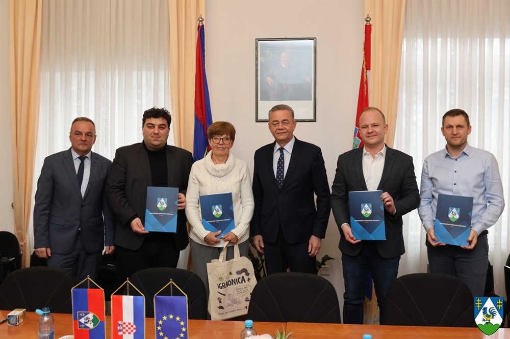 Župan Koren popisao ugovor: Županija za 18 tisuća eura povećala izdvajanja za Bibliobusne službe u Koprivnici i Križevcima