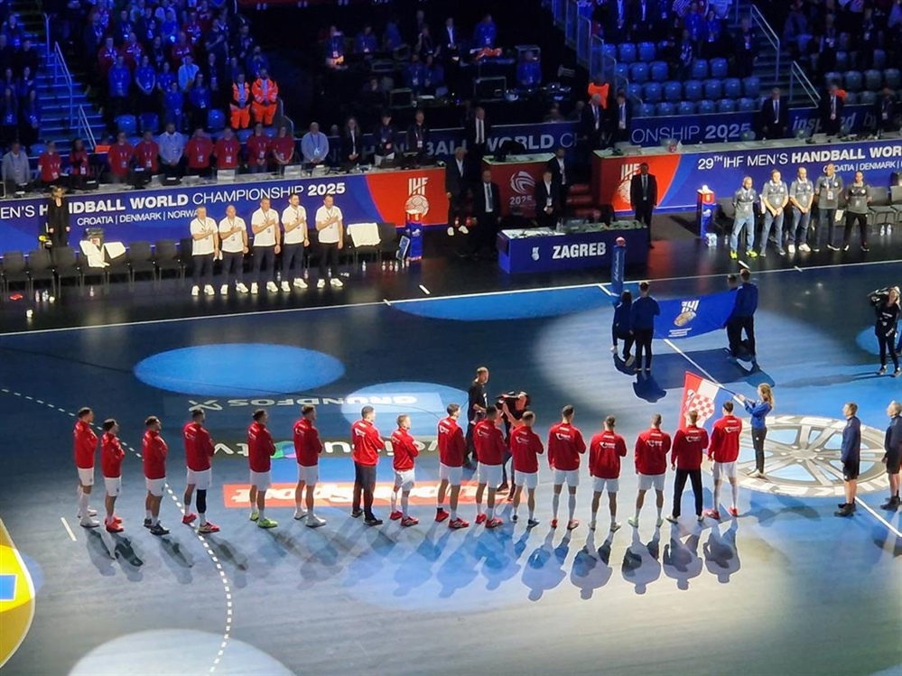 Rukometna 'groznica' trese Hrvatsku, naši pokazali odličnu igru, atmosfera odlična. No jesu li preskupe ulaznice, hrana i piće razlog što Arena nije puna?