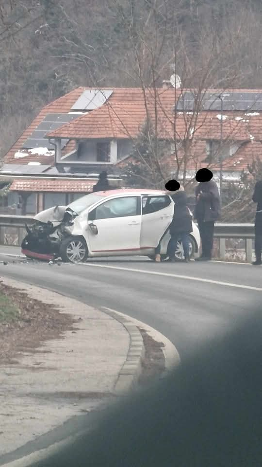 Teška prometna između Laza i Podgorja Bistričkog - ozlijeđeni hitno prevezeni u bolnicu!