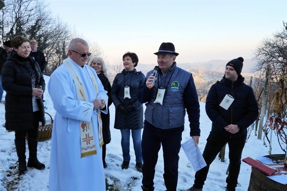 Topličanci "krštenjem" trsa započeli novu vinogradarsku godinu