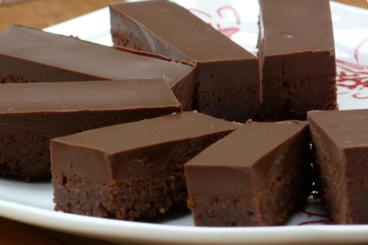 Čokoladne kocke: Sočan desert koji osvaja na prvi zalogaj