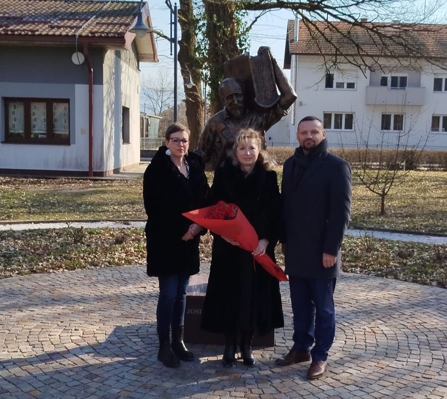 Veleposlanica Slovačke posjetila Oroslavje i spomenik “prvom svjetskom influenseru“ Josipu Francu Mikulcu