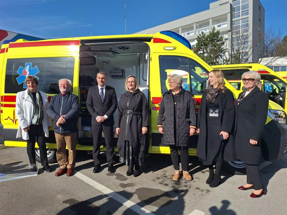 Zavod za hitnu medicinu Međimurske županije bogatiji za tri nova vozila i medicinsku opremu. Posavec: Ovo je veliki dan za naš zdravstveni sustav