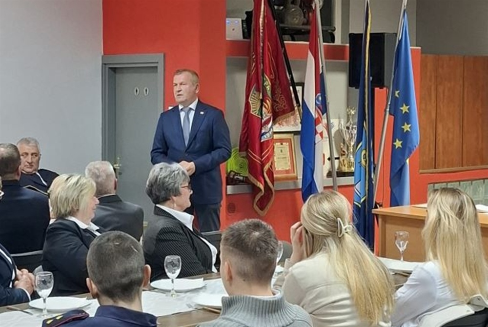 Župan Stričak na skupštini DVD-a Radešić zahvalio vatrogascima na aktivnostima kroz godinu