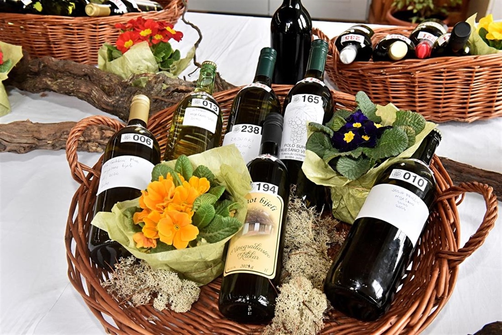 U Vinici otvorena jubilarna 25. izložba vina 'Vinea' u obnovljenom dvorcu Opeka