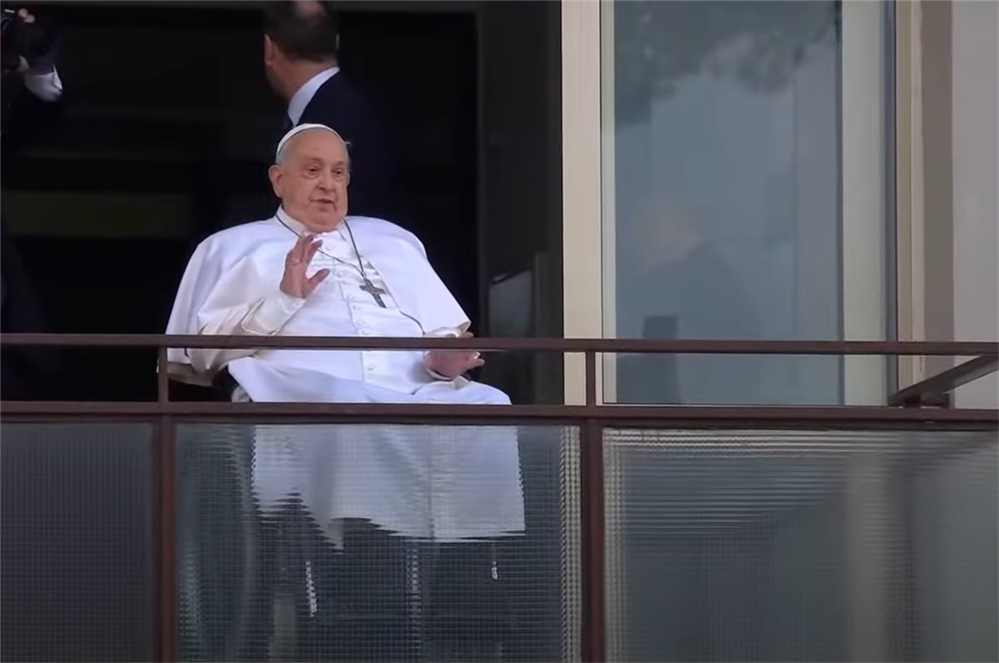Papa Franjo napušta bolnicu nakon pet tjedana: Čeka ga dug oporavak