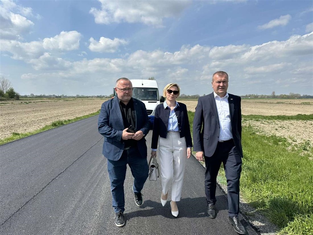 Župan Stričak obišao radove na uređenju prometnice u naselju Hrženica: Na području županije trenutno je desetak ovakvih gradilišta