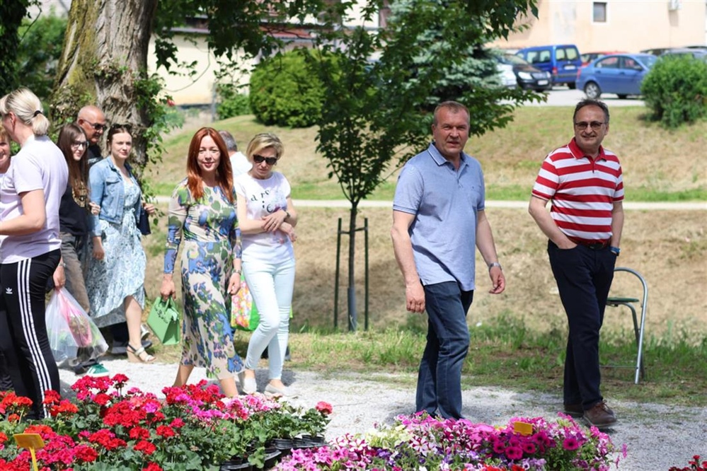 Ludbreg pretvoren u cvjetnu rapsodiju – cvjećare obišao i župan Anđelko Stričak s gradonačelnikom Bilićem