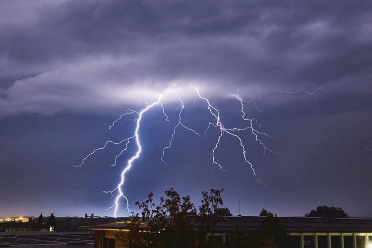 UPALJEN METEOALARM Stižu novi pljuskovi i grmljavinsko nevrijeme