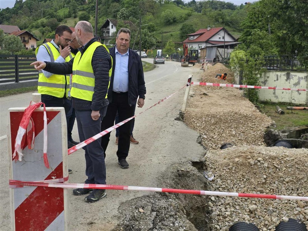 Važni radovi u Lučelnici Tomaševečkoj: grade se nogostupi i rješava odvodnja za sigurnost djece i mještana