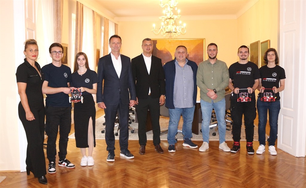 Zlatne varaždinske robotičare ugostio gradonačelnik Bosilj